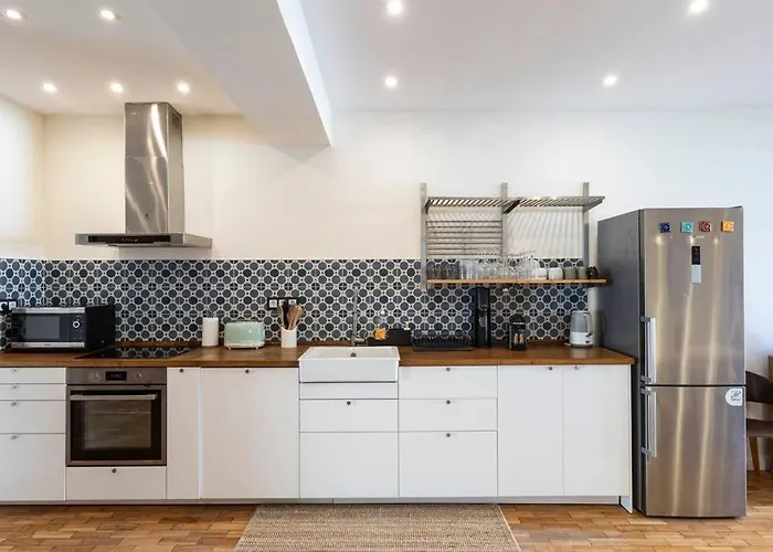 Modern 3br In Downtown W/ Ac アパート