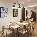 Modern 3br In Downtown W/ Ac 아파트 *