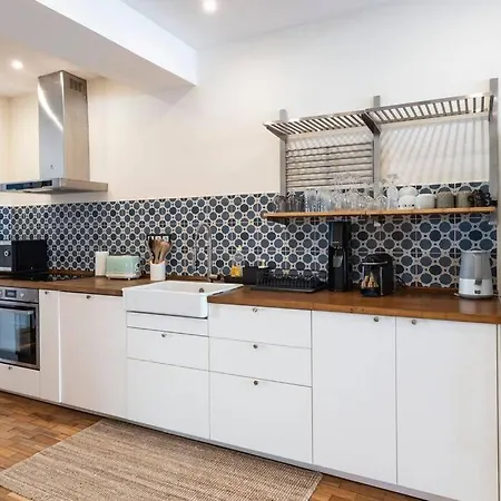 Modern 3br In Downtown W/ Ac