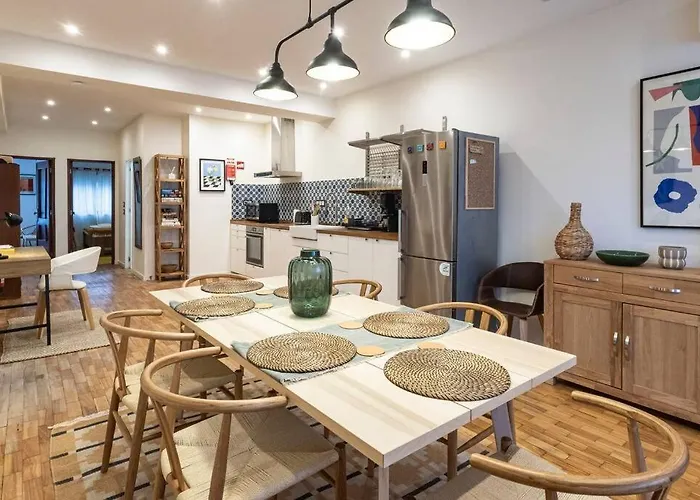 Modern 3br In Downtown W/ Ac דירה *