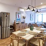 Modern 3br In Downtown W/ Ac