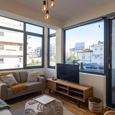 Modern 3br In Downtown W/ Ac Appartamento Oporto