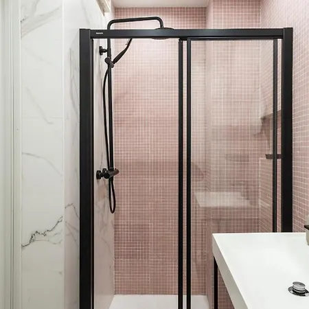 Modern 3br In Downtown W/ Ac