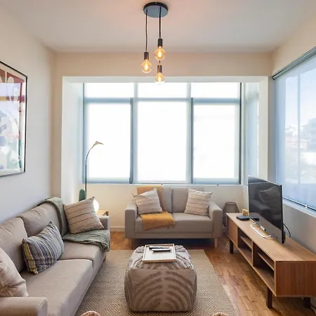 Modern 3br In Downtown W/ Ac 아파트