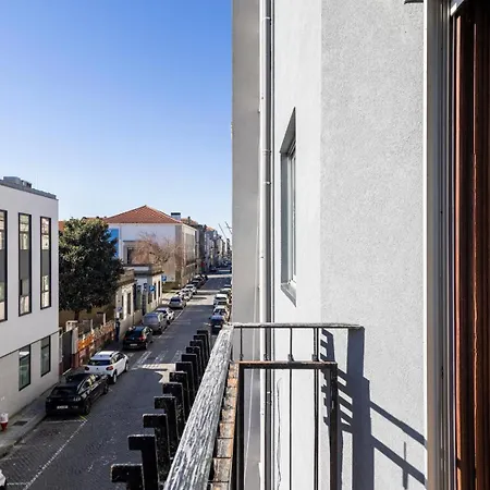 Modern 3br In Downtown W/ Ac 아파트 *